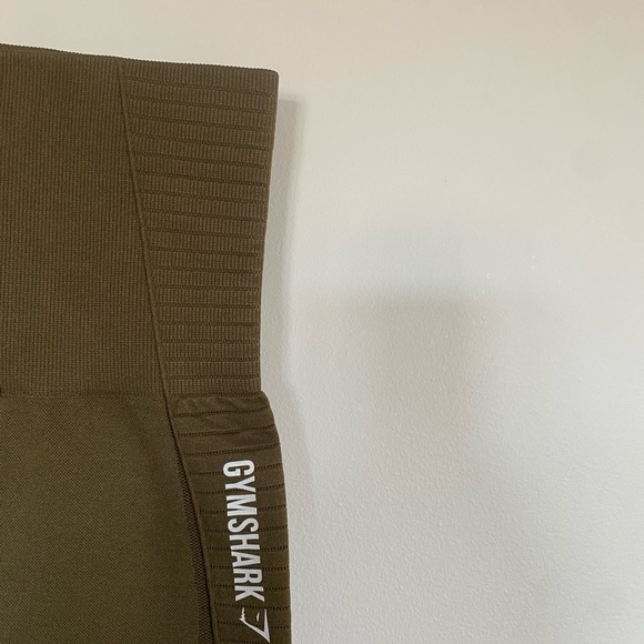 gymshark energy seamless leggings and bra - Picture 3 of 3